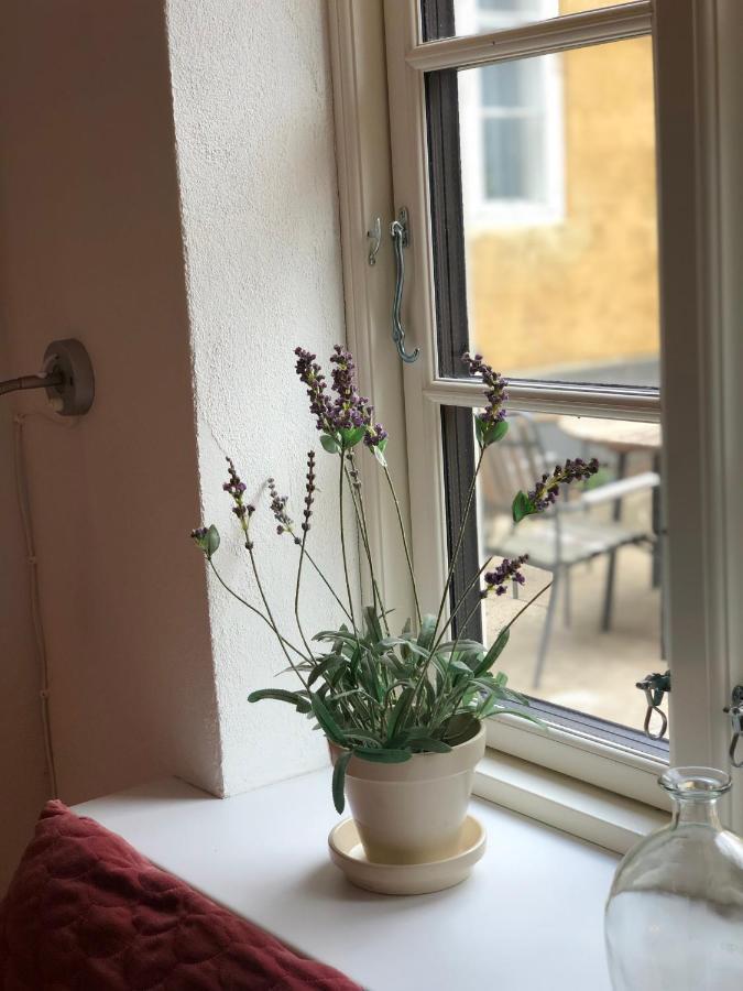 Kaffebrumman Neksø Exteriör bild